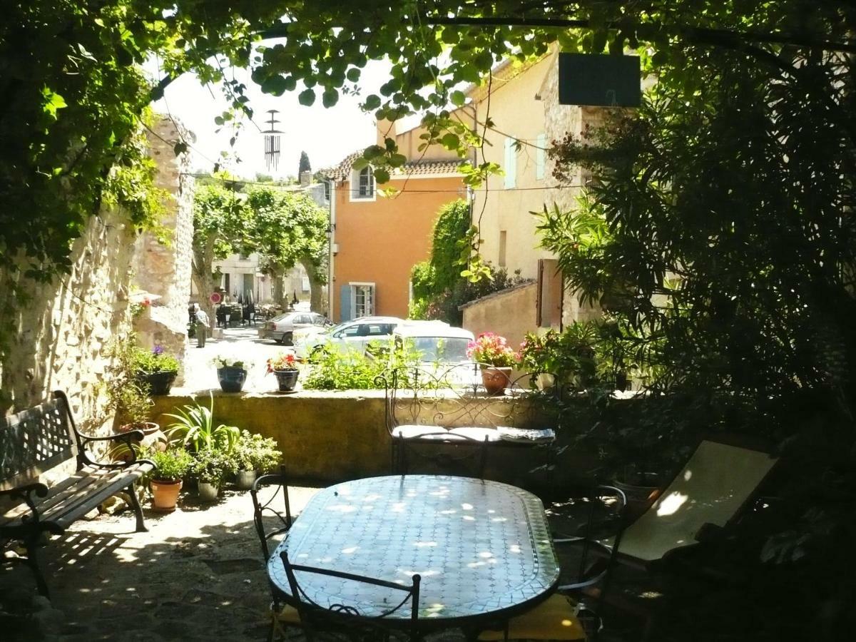 Soleil Et Ombre Hotell Villedieu  Exteriör bild