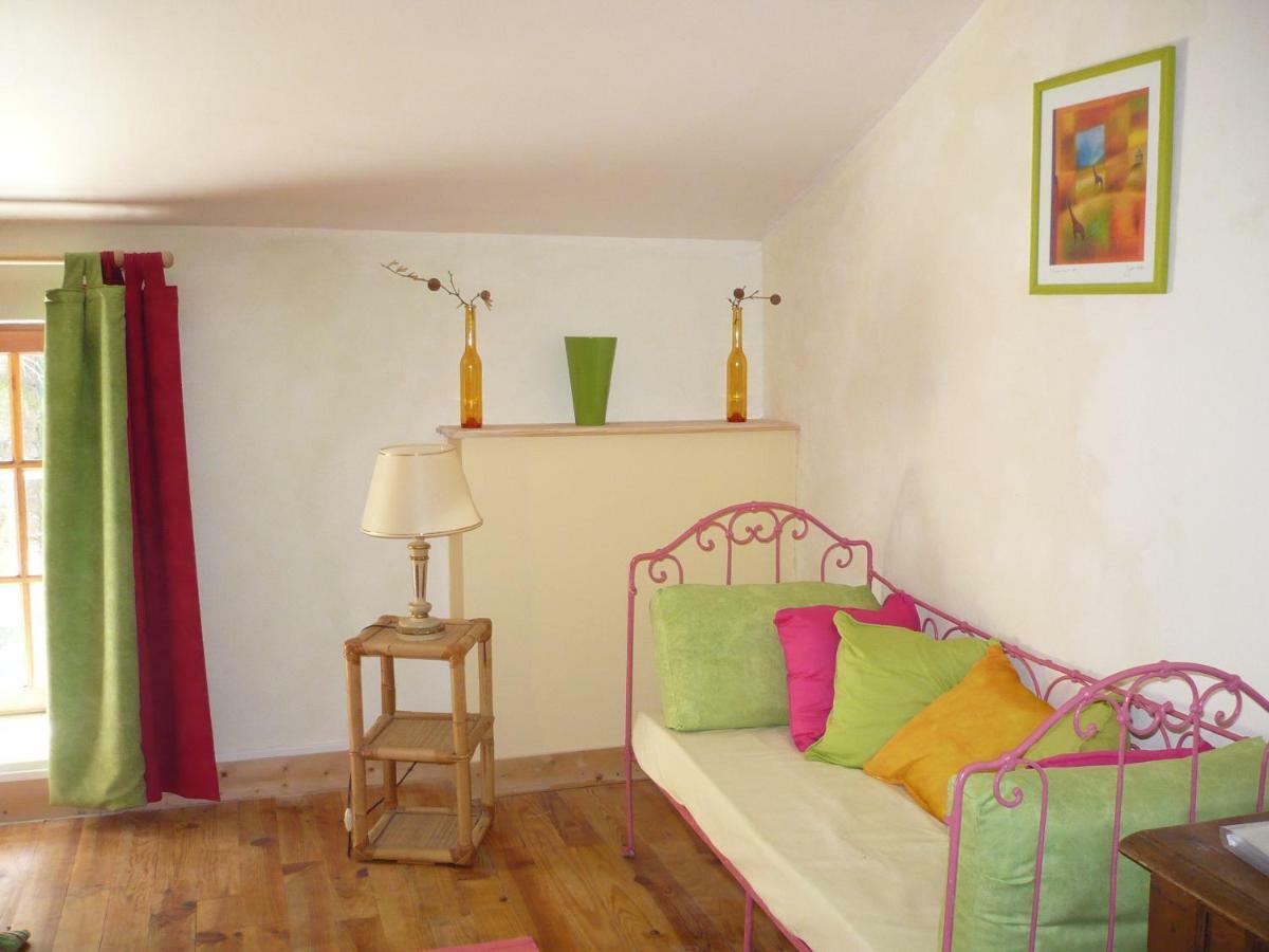 Soleil Et Ombre Hotell Villedieu  Exteriör bild