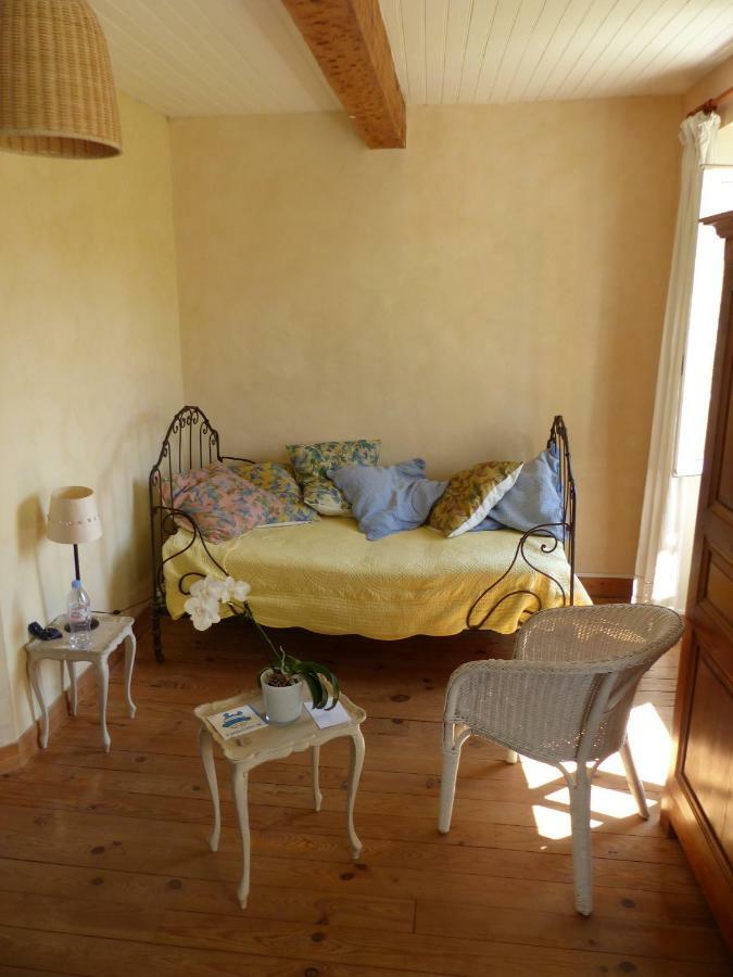 Soleil Et Ombre Hotell Villedieu  Exteriör bild